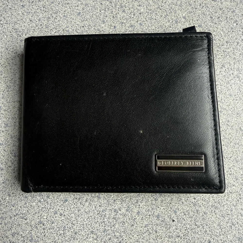 Geoffrey Beene Black Genuine Leather Bifold Wallet ID Window
